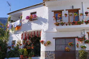 typische Häuser in einem typischen weißen Dorf der Alpujarras