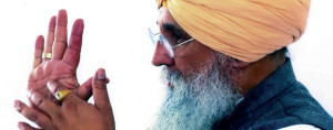 Guru Dev Singhs Gesicht im Profil 